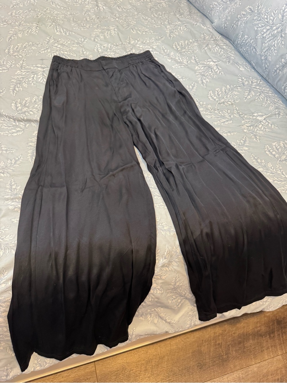 Flowy Wide-Leg Black Palazzo Pants with Elastic Waist